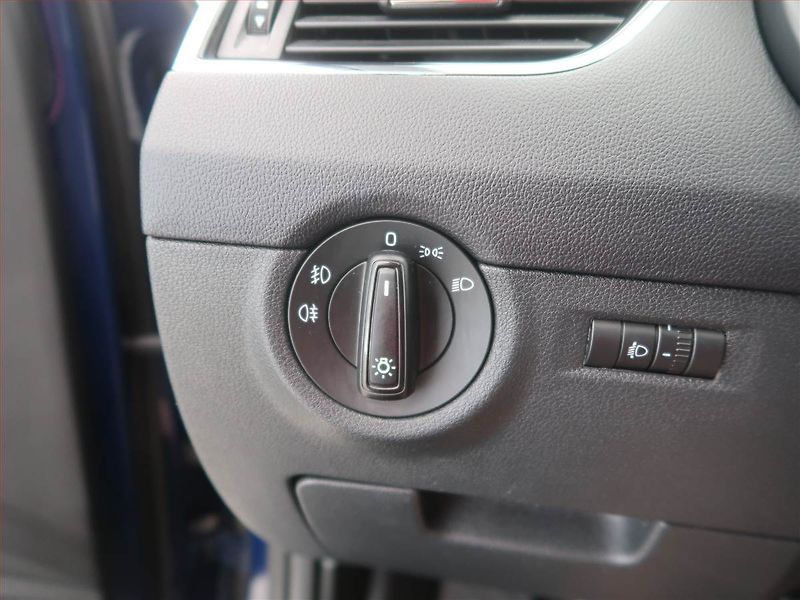 Škoda Octavia (2015) 1.6 TDI, Automat, Serv.kniha - fotka 15 z 16