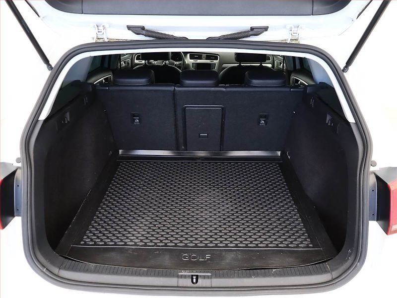 Volkswagen Golf (2016) 1.2 TSI, Automat, Serv.kniha - fotka 12 z 17