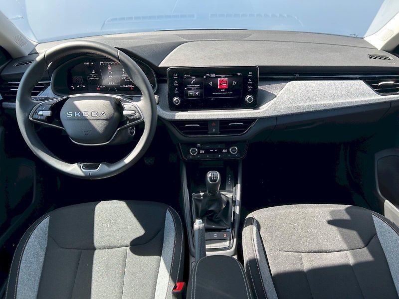 Škoda Scala (2025) Selection 1.0 TSI 85 kW - fotka 5 z 35
