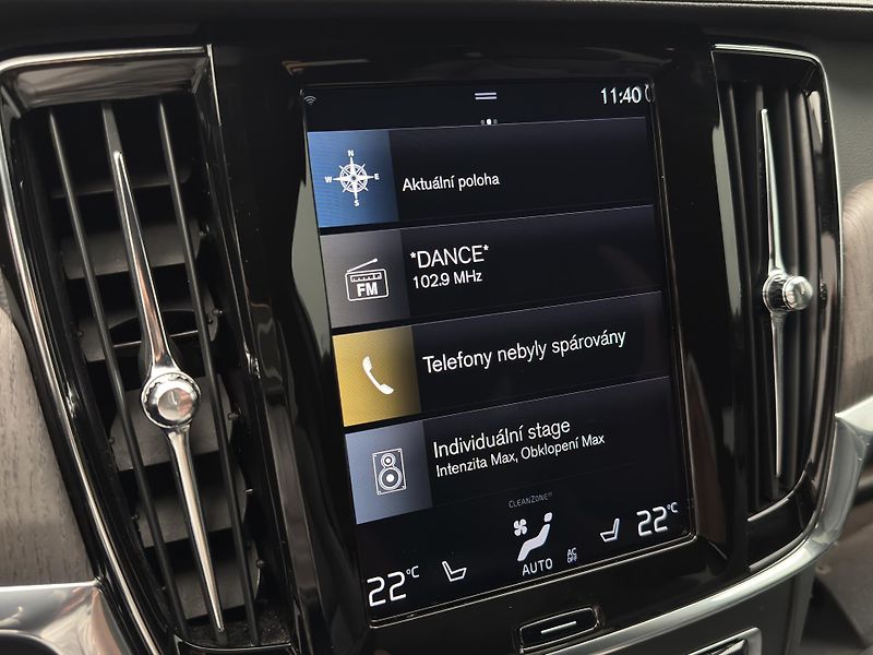 Volvo V90 CC D4 AWD PRO AUT - fotka 35 z 52