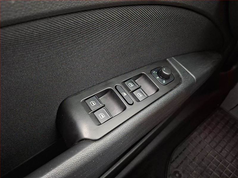 Škoda Superb (2011) 2.0 TDI, Xenony, Park. senzory - fotka 15 z 15