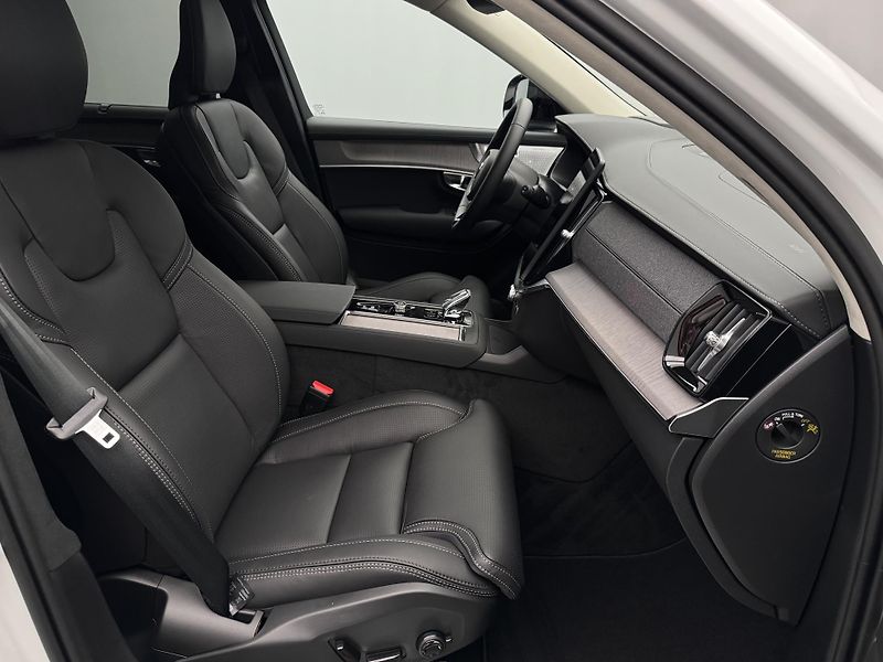 Volvo XC90 (2026) T8 AWD Plug-in ULTRA DARK 7m - fotka 27 z 30