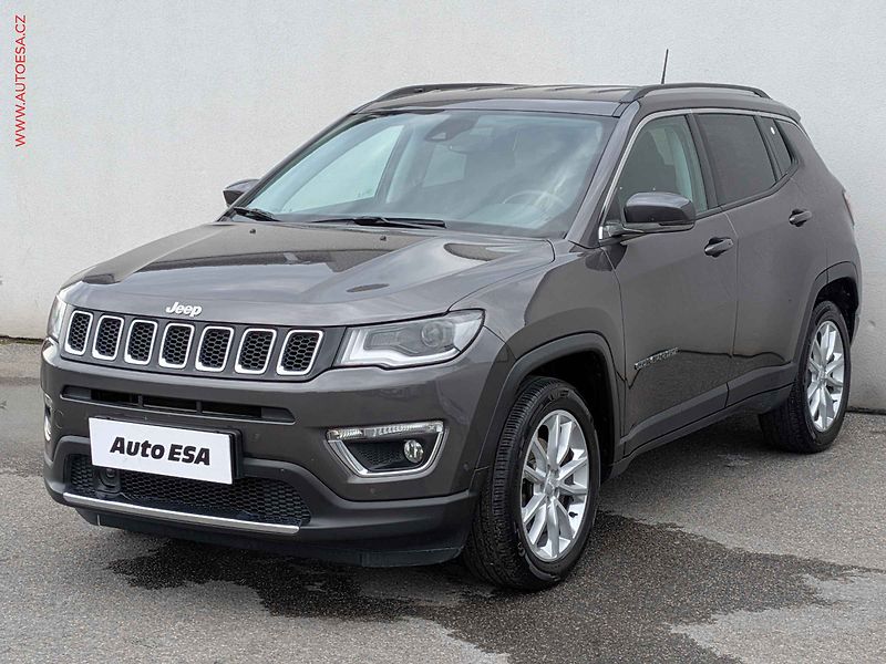 Jeep Compass (2021) 1.3 T, 2.maj,ČR, ACC, xenon - fotka 3 z 18
