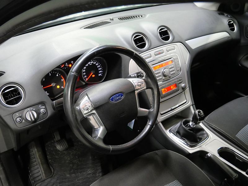 Ford Mondeo - fotka 5 z 19
