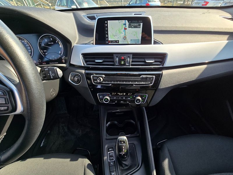 BMW X1 (2018) 2.0d 110KW 18d Xdrive - fotka 15 z 23