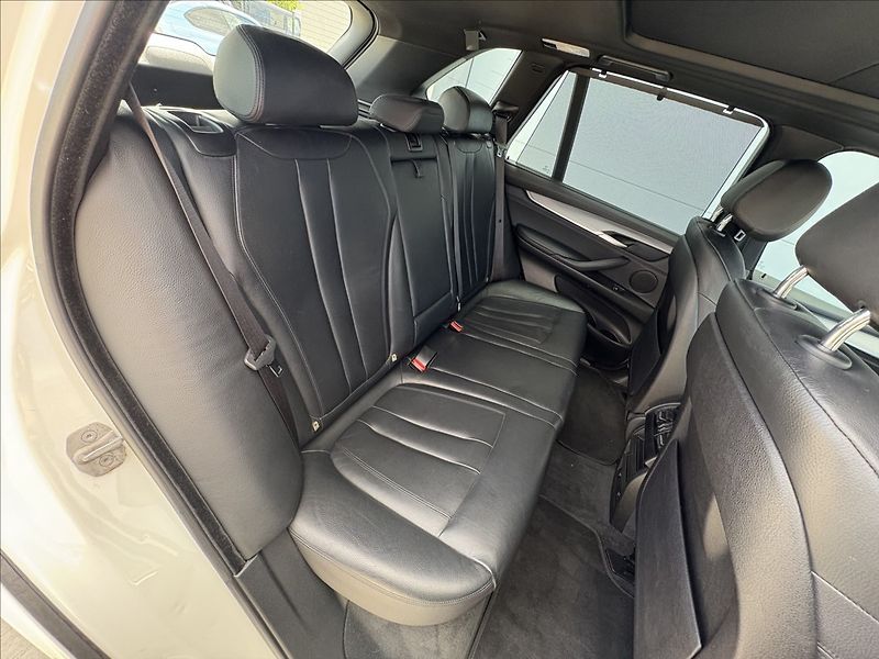 BMW X5 M paket X DRIVE 3,0 D - fotka 30 z 38