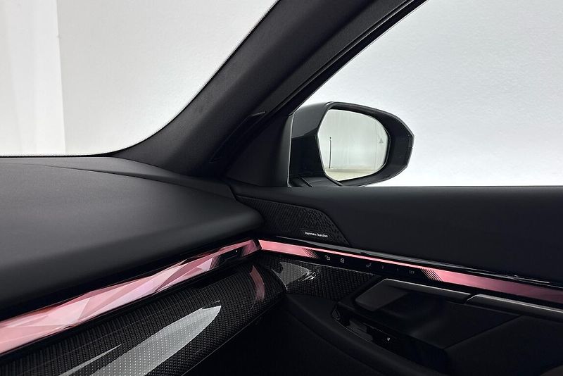 BMW i5 xDrive40 Touring - fotka 18 z 26