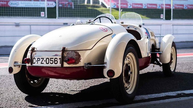 Auto má za sebou prověrku na mosteckém autodromu