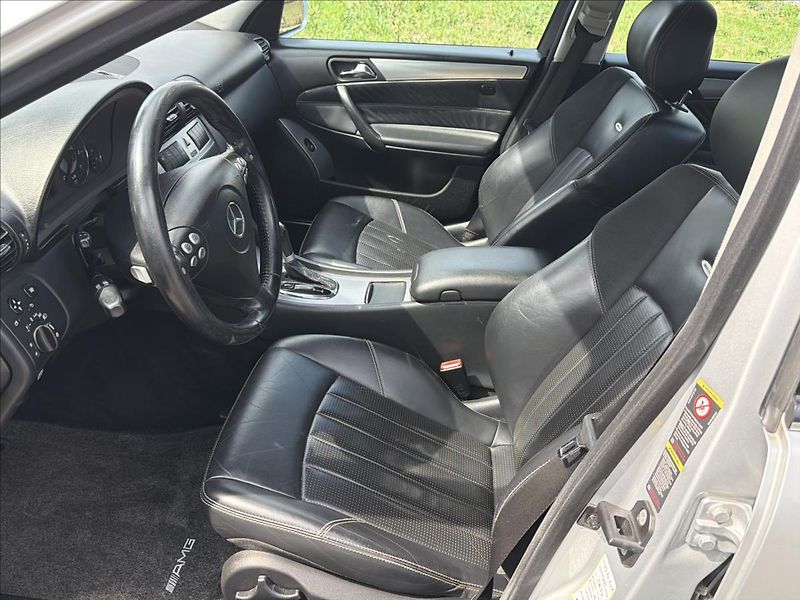 Mercedes-Benz Třídy C 5,5 V8 270 Kw C 55 AMG automat - fotka 11 z 33