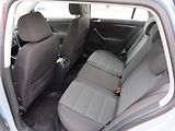 Volkswagen Golf (2011) 1.6 TDi, Panor, výhřev sed - náhled 11