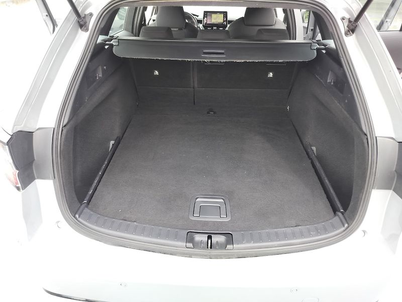 Toyota Corolla 1.8 hybrid business, navigace - fotka 25 z 29