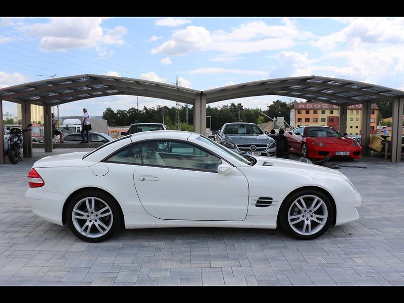 Mercedes-Benz SL 500 V8, facelift, 390 PS - fotka 7 z 44