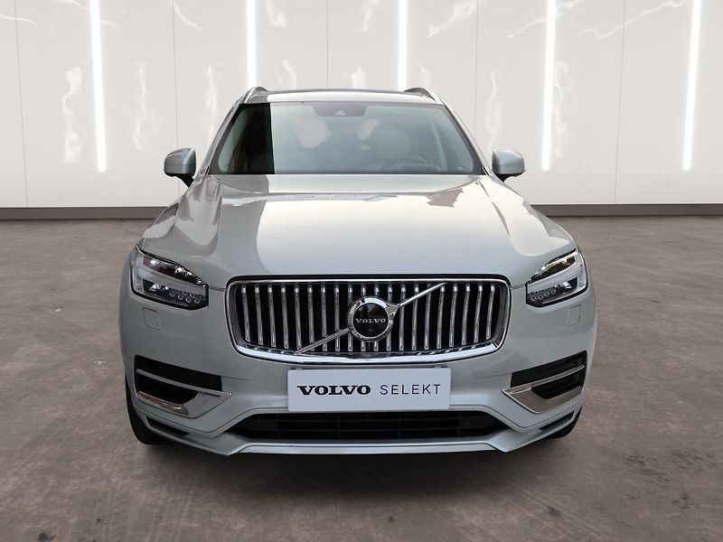 Volvo XC90 (2021) T8 AWD Plug-in Hybrid - fotka 6 z 25