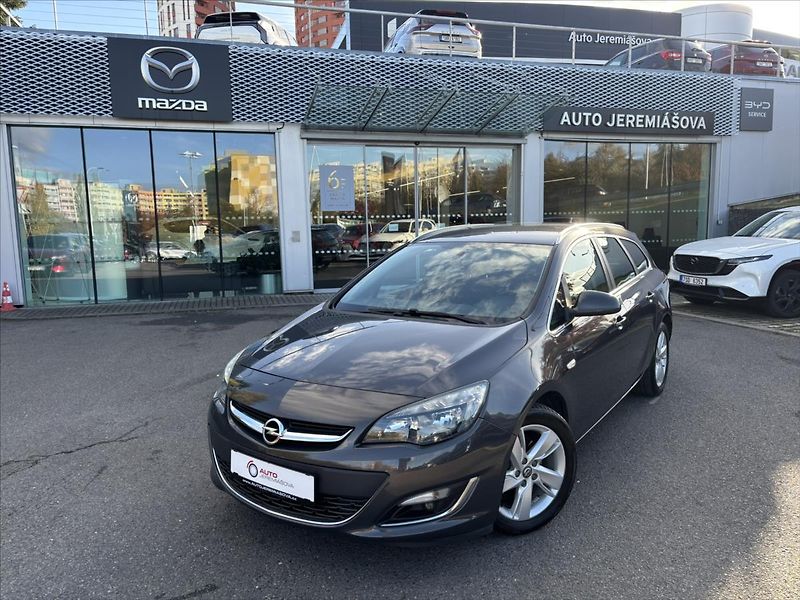 Opel Astra 1,7 CDTi 81kW Cosmo NAVI TAŽNÉ - fotografie inzerátu
