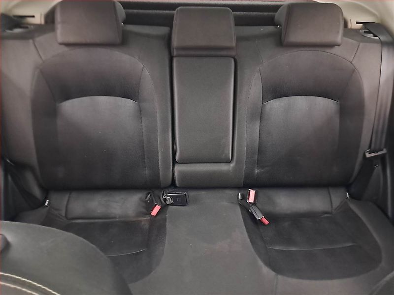 Nissan Qashqai (2011) 2.0 dCi, Navi, Tempomat - fotka 10 z 17