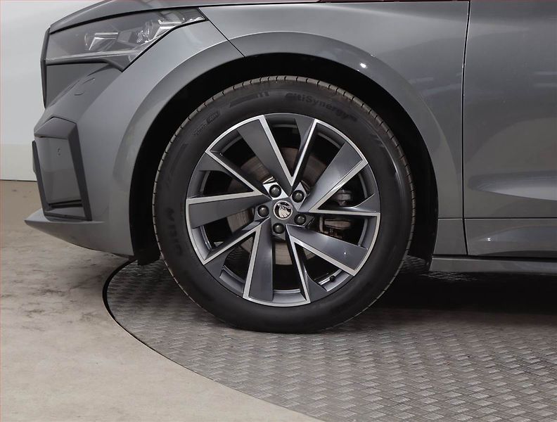 Škoda Enyaq (2023) Sportline iV 60 (62 kWh) - fotka 15 z 22