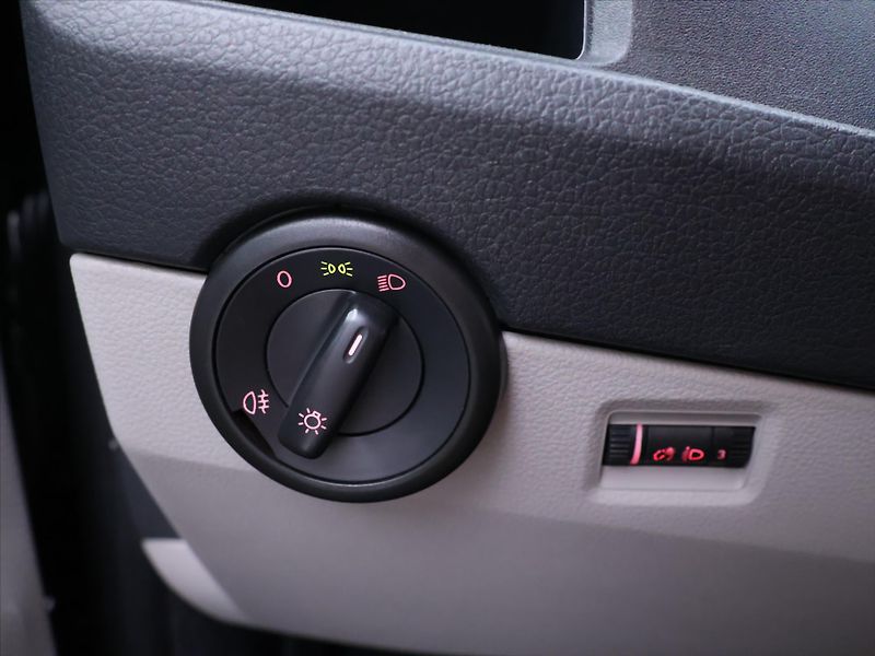 Volkswagen Caravelle 2,0 TDI 150kW DSG Comfort 8Mís - fotka 16 z 31