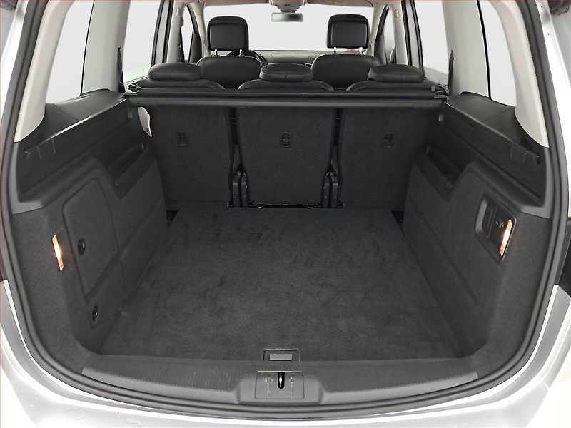 Volkswagen Sharan (2014) Highline 2.0 TDI, 4X4, Kůže - fotka 14 z 19