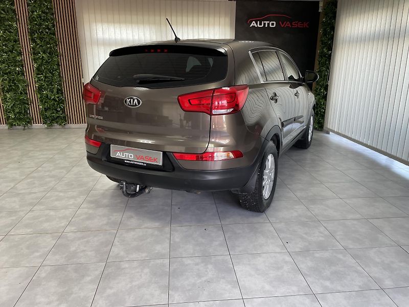Kia Sportage 1.6 GDi ČR TZ REZERVACE  - fotka 10 z 23