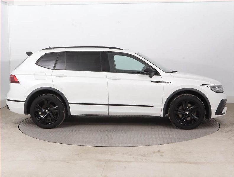Volkswagen Tiguan Allspace (2022) R-Line 2.0 TSI - fotka 6 z 18
