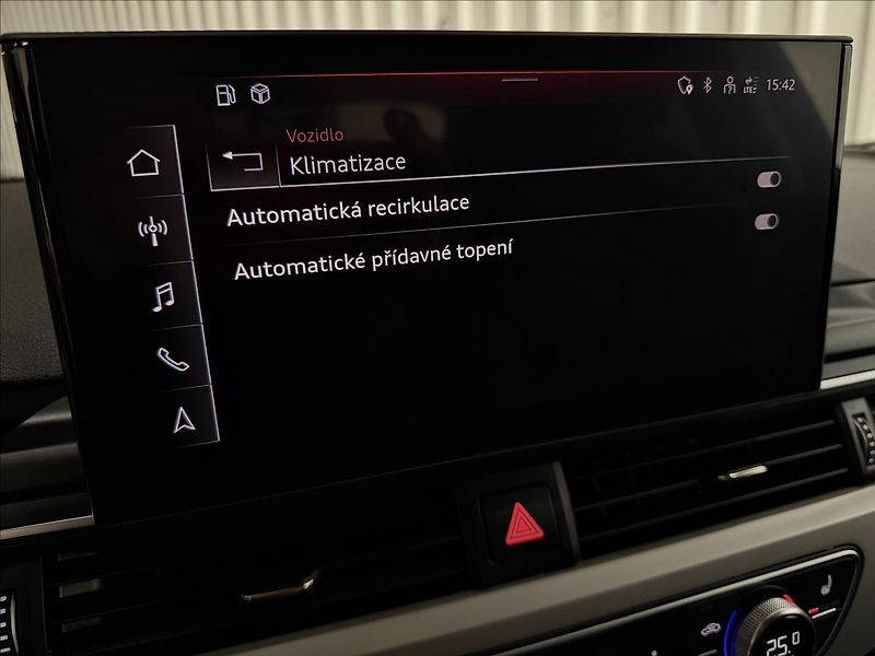 Audi A4 35TDI MHEV S-LINE MATRIX LED - fotka 23 z 46
