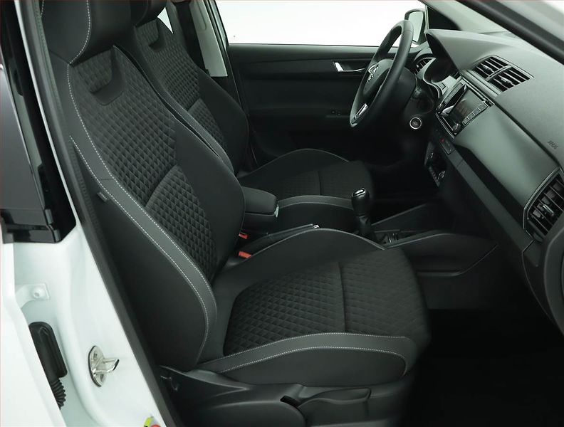 Škoda Fabia (2017) 1.0 TSI, Serv.kniha, Navi - fotka 9 z 16