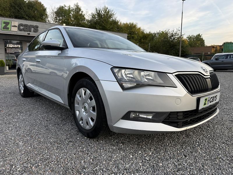 Škoda Superb 1.6TDi Ambition 88kW ČR - fotka 3 z 19