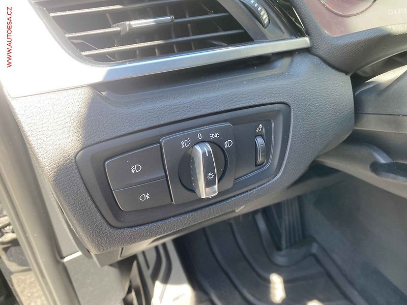 BMW X1 (2018) 2.0 D xDrive 20d, ČR, M - fotka 17 z 24