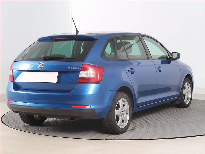 Škoda Rapid (2015) Spaceback 1.2 TSI - fotka 5 z 16