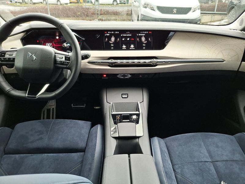 DS Automobiles DS N°4 (2026) N°4 JULES VERNE HYBRID 145 - fotka 21 z 27