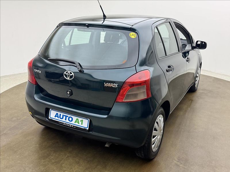 Toyota Yaris 1,3 64kW KLIMA ČR ZÁNOVNÍ LPG - fotka 4 z 23