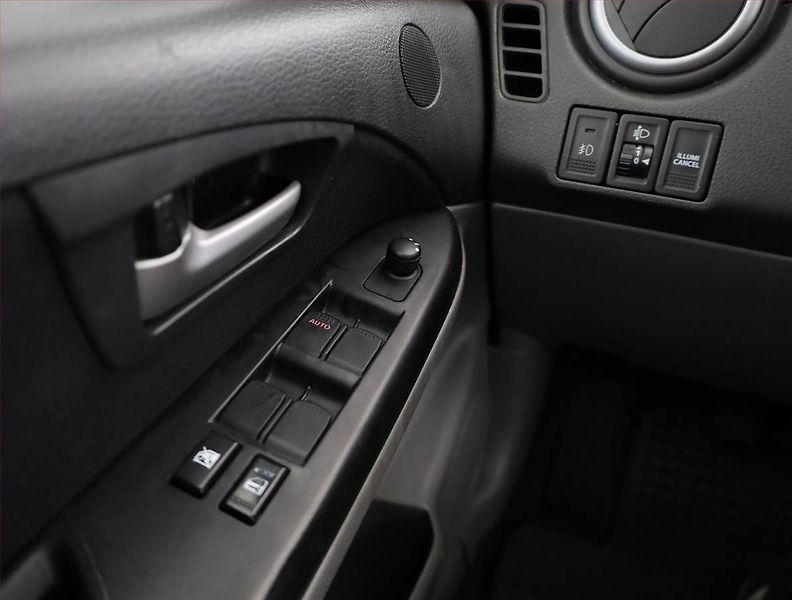 Suzuki SX4 (2007) 1.6 VVT, 4X4, Vyhř. sedaček - fotka 11 z 13