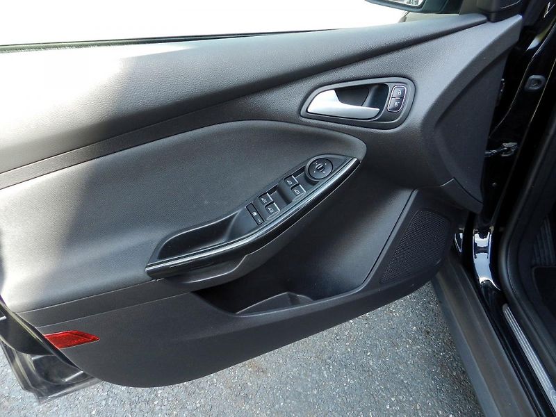 Ford Focus 1.0 EcoBoost 92 kW - fotka 11 z 13