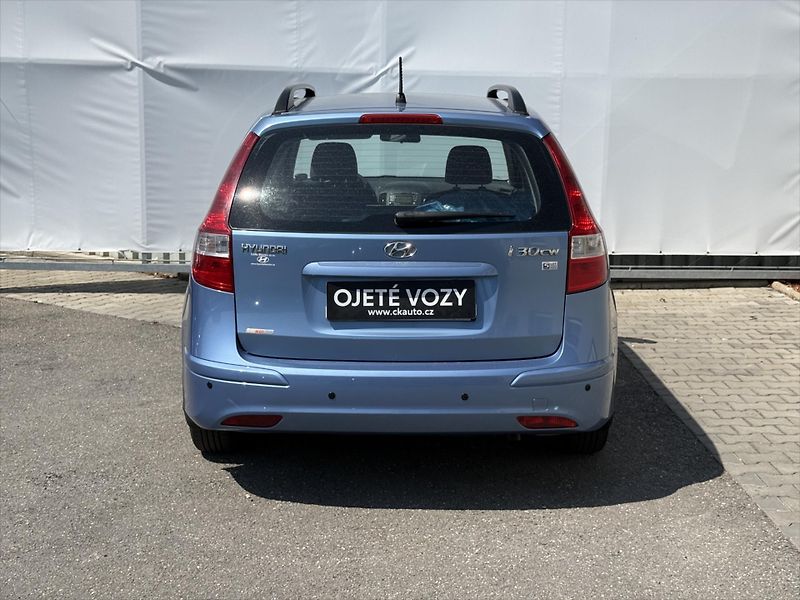 Hyundai i30 1,4 Trikolor - fotka 5 z 11
