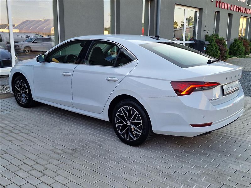 Škoda Octavia 2.0TDI Style, původ ČR,1.Maj. - fotka 7 z 50