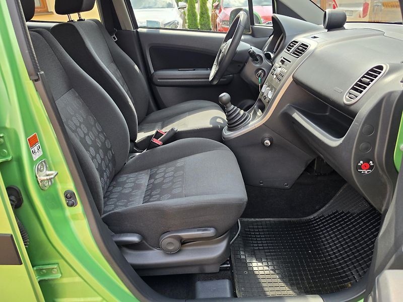 Suzuki Splash 1.2i 63kW KLIMA*REZERVACE* - fotka 38 z 46