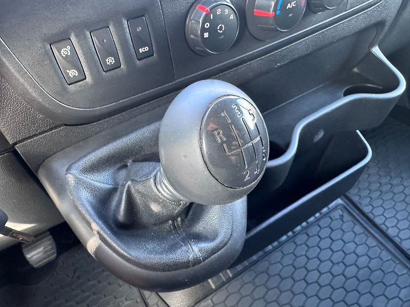 Nissan NV400 (2016) 9 MÍST 2,3D 107 KW TAŽNÉ L2H2 - fotka 28 z 45