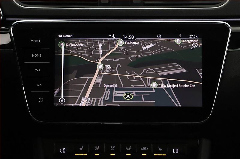 Škoda Superb (2022) Laurin&Klement iV 1.4 TSI PHEV - fotka 14 z 23