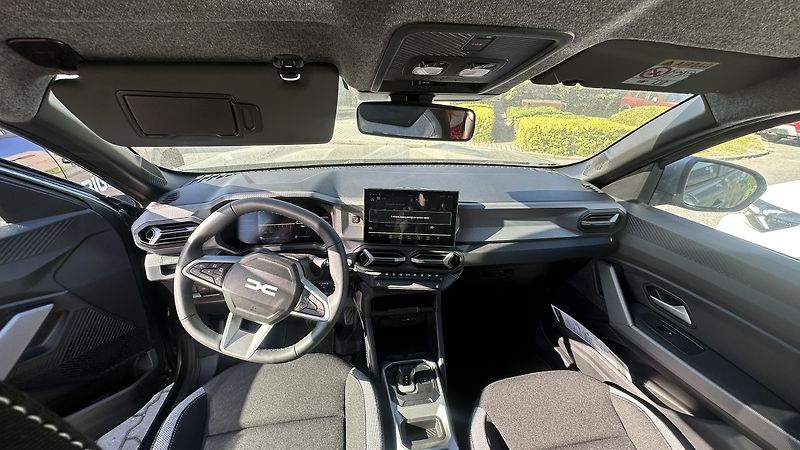 Dacia Duster (2026) DEMO Journey Eco-G 120 - fotka 9 z 16