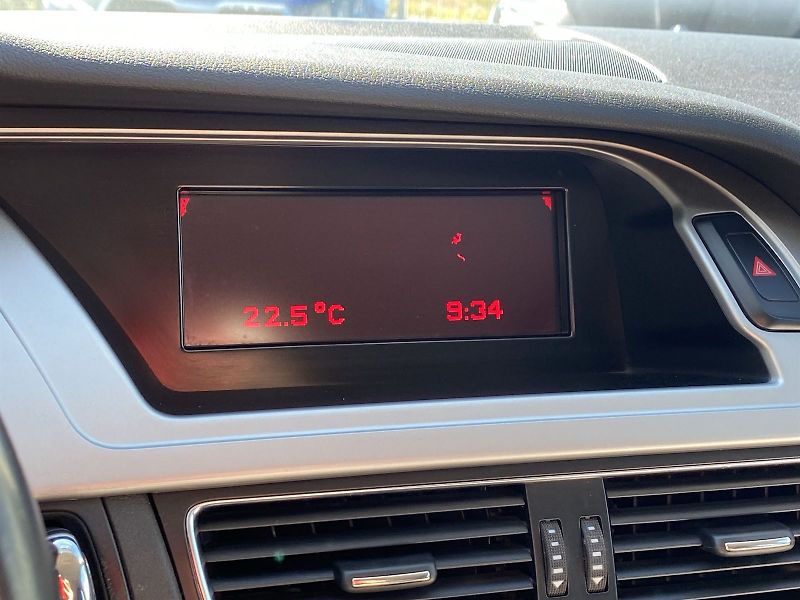 Audi A4 (2008) Avant 2.0 TDI - fotka 15 z 28