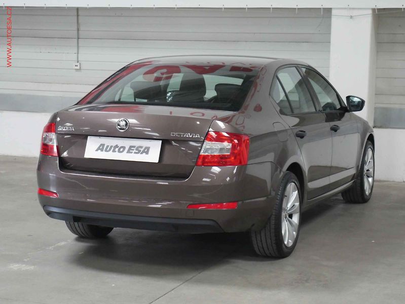 Škoda Octavia (2016) 1.2 TSi, 2.maj,ČR, AC - fotka 6 z 17