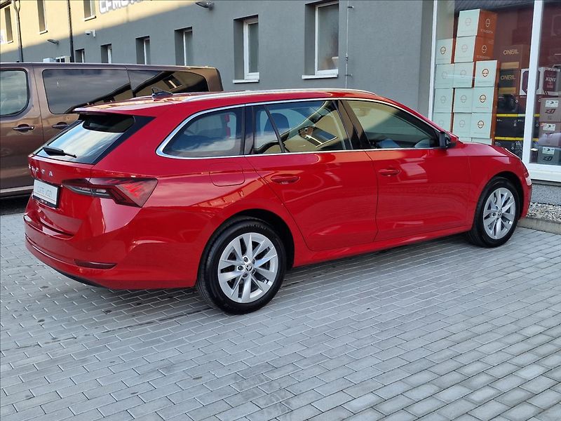 Škoda Octavia 2.0TDI Style Combi,ČR,1.Maj. - fotka 11 z 49