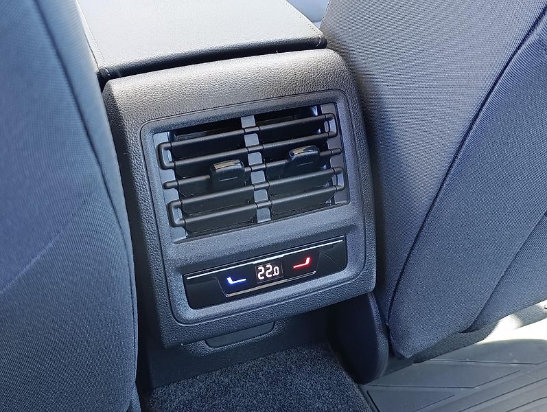 Volkswagen Golf 1.5TSI EVO BMT LIFE ČR  - fotka 14 z 32