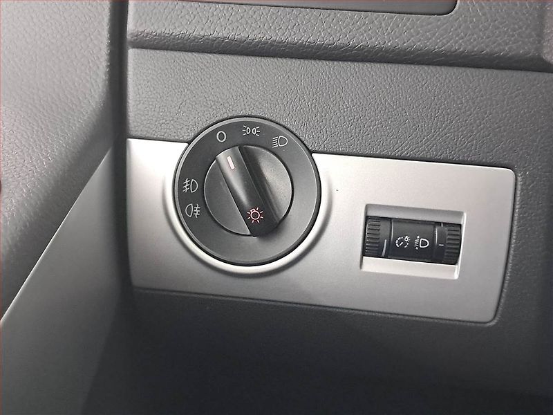 Volkswagen Multivan (2009) Highline 2.5 TDI - fotka 16 z 22