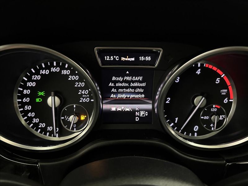 Mercedes-Benz GL 3,0 7-MÍST H/K PANO NZTOP TZ - fotka 20 z 53