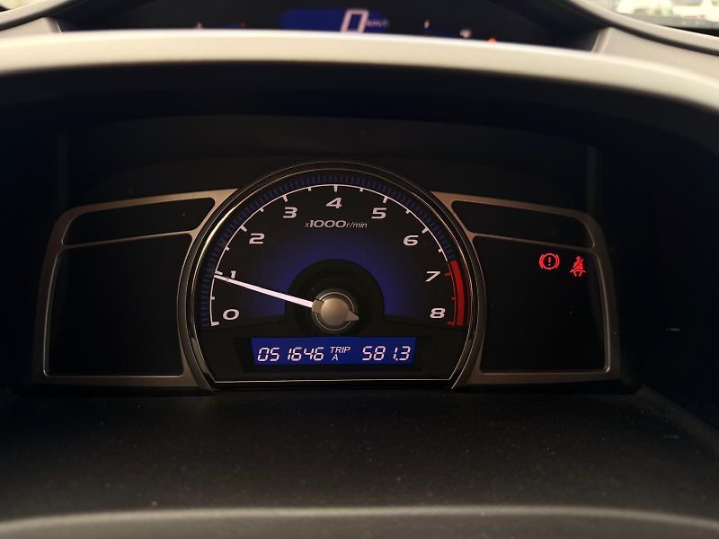 Honda Civic 8. gen 1.8 LS - fotka 12 z 21