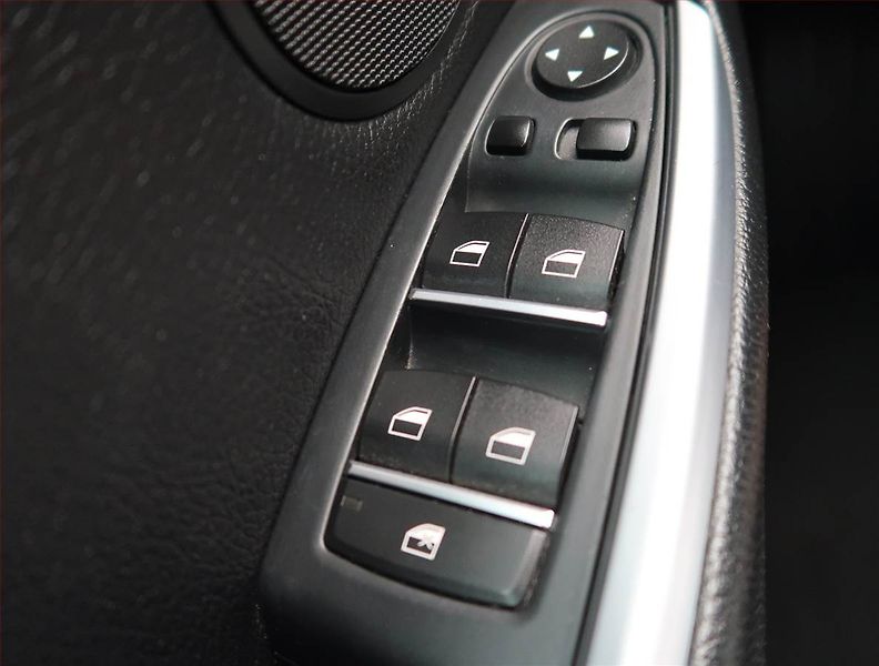 BMW Řada 5 (2013) 530d xDrive GT, 4X4, Automat - fotka 14 z 14