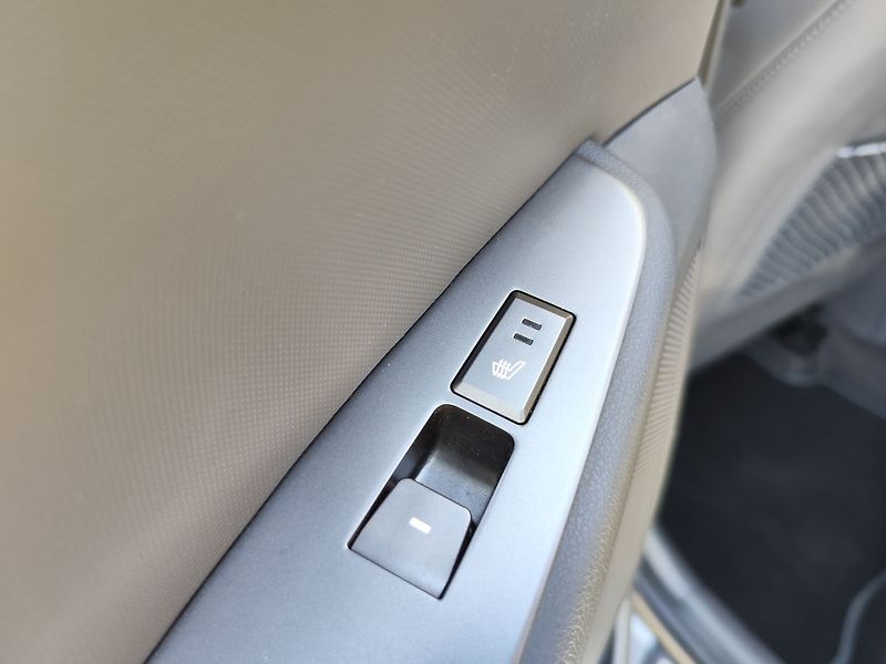 Hyundai Ioniq 1.6 GDI/104kW MY20 Style PHEV - fotka 12 z 37