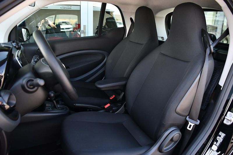 Smart Fortwo EQ - fotka 10 z 25