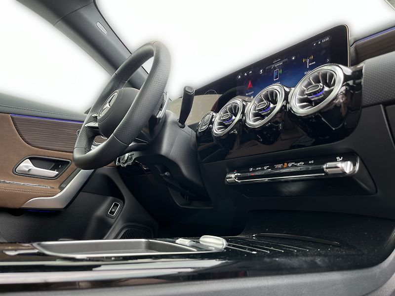 Mercedes-Benz CLA Třída 200 d Shooting Brake AMG - fotka 17 z 21